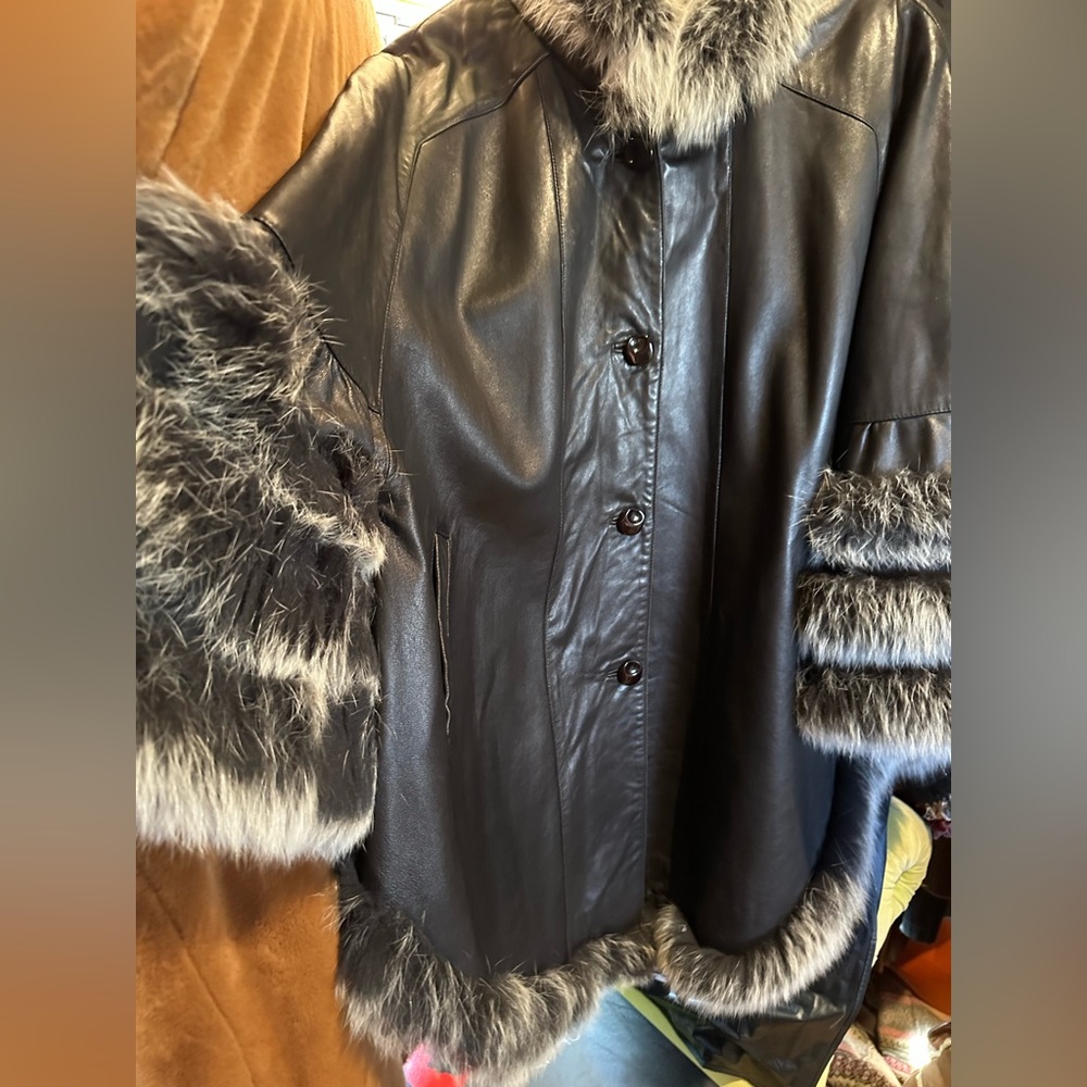 Black Lamb Leather Cape, with Fox Fur Trim